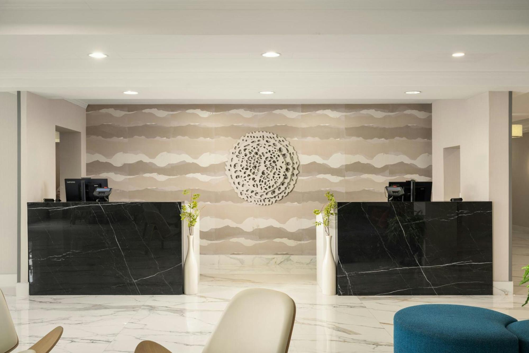 Hotel Fairfield & Butler Boulevard 3*
